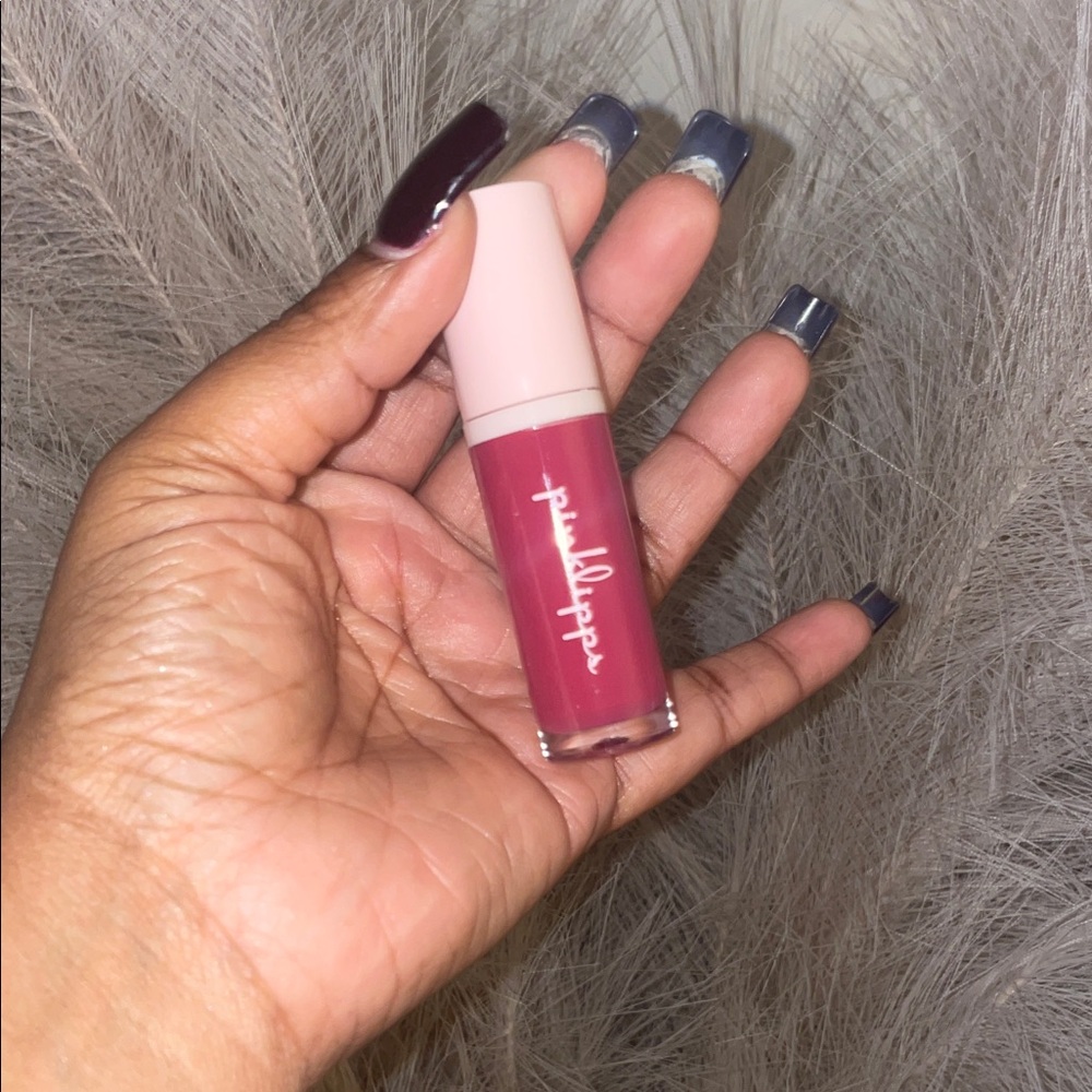Pink Lipps || Everlasting Liquid Blush - Picture 2 of 3